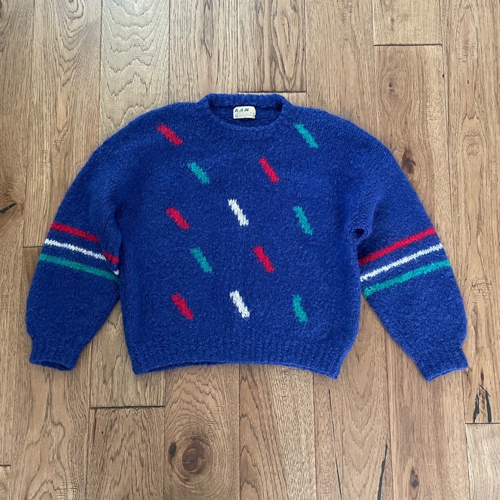 Vintage 90s Hand Knit 100% Wool Sweater